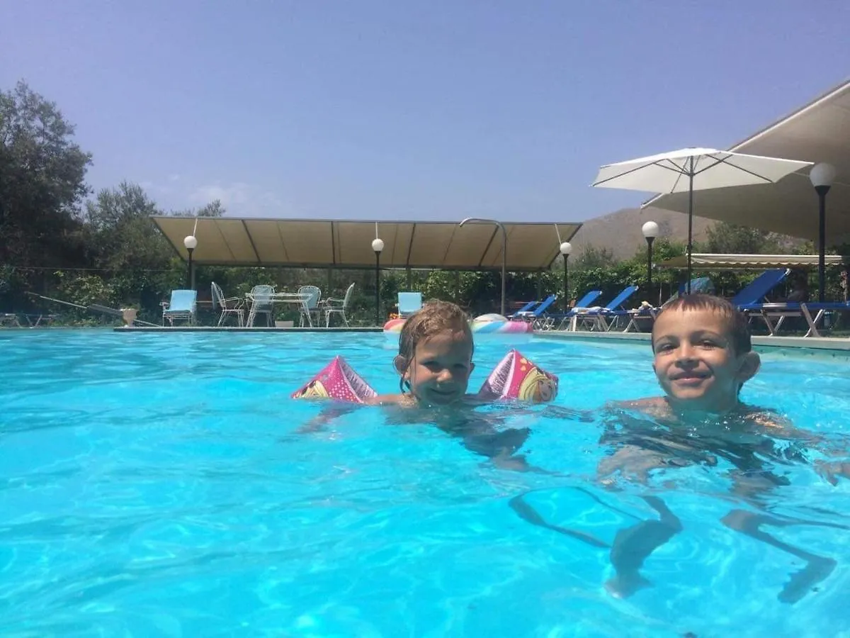 Sezar'S Aparthotel Qeparo 0*,  Albania