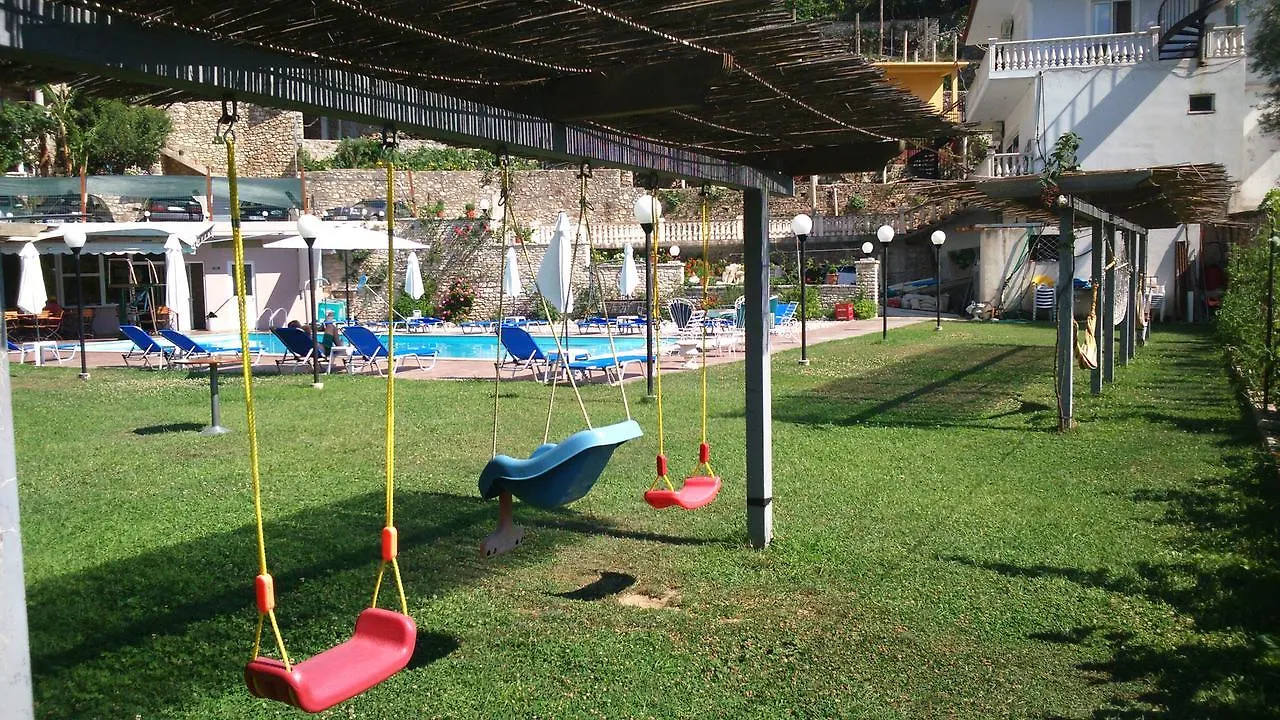Sezar'S Aparthotel Qeparo