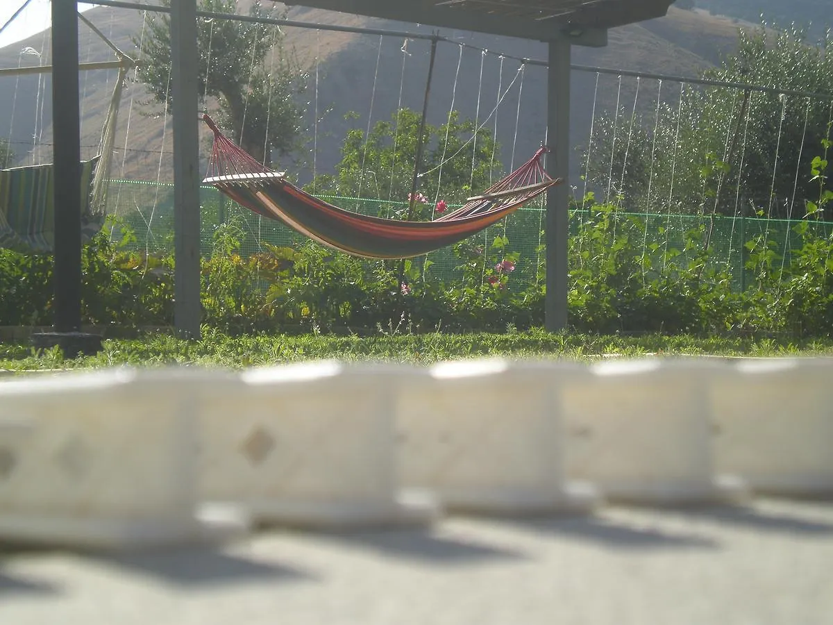 Sezar'S Aparthotel Qeparo